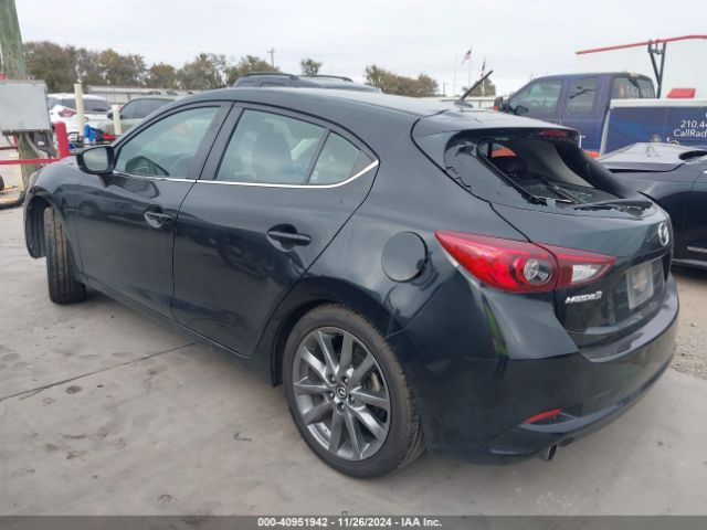 Photo 2 VIN: 3MZBN1L33JM267702 - MAZDA MAZDA3 