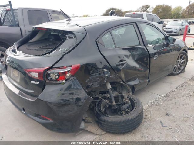 Photo 3 VIN: 3MZBN1L33JM267702 - MAZDA MAZDA3 