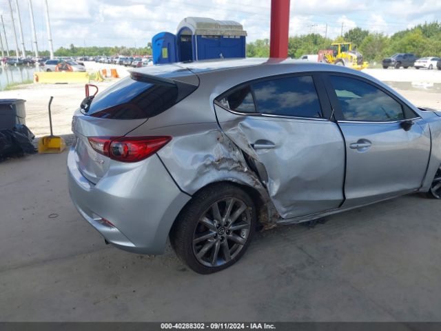 Photo 5 VIN: 3MZBN1L35JM221238 - MAZDA MAZDA3 