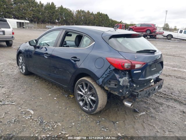 Photo 2 VIN: 3MZBN1L35JM266731 - MAZDA MAZDA3 