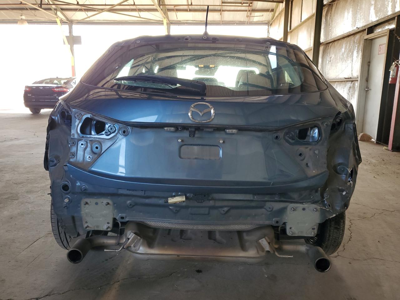 Photo 5 VIN: 3MZBN1L36HM127010 - MAZDA 3 