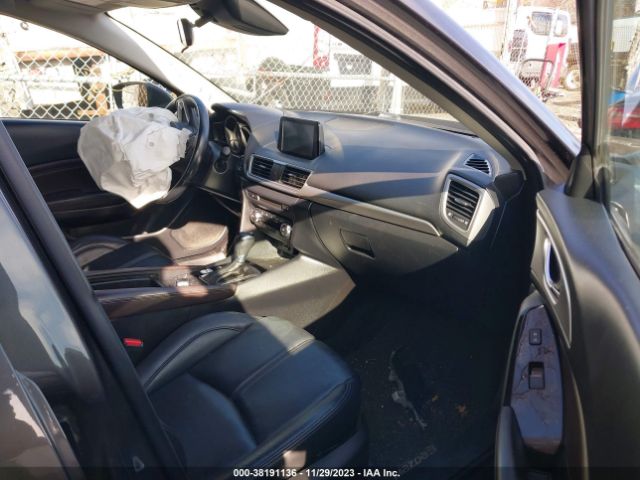 Photo 4 VIN: 3MZBN1L36HM142428 - MAZDA 3 