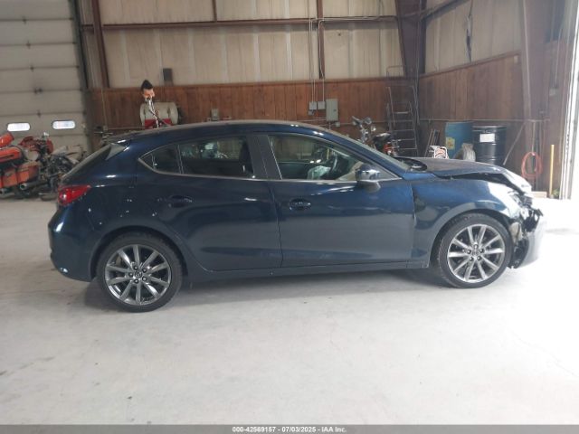 Photo 12 VIN: 3MZBN1L36JM177007 - MAZDA MAZDA3 