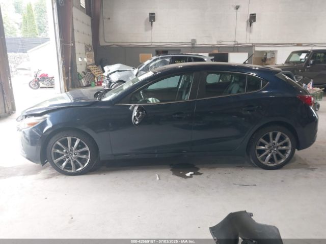 Photo 13 VIN: 3MZBN1L36JM177007 - MAZDA MAZDA3 