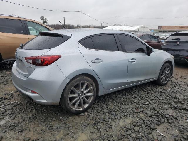 Photo 2 VIN: 3MZBN1L36JM181445 - MAZDA 3 