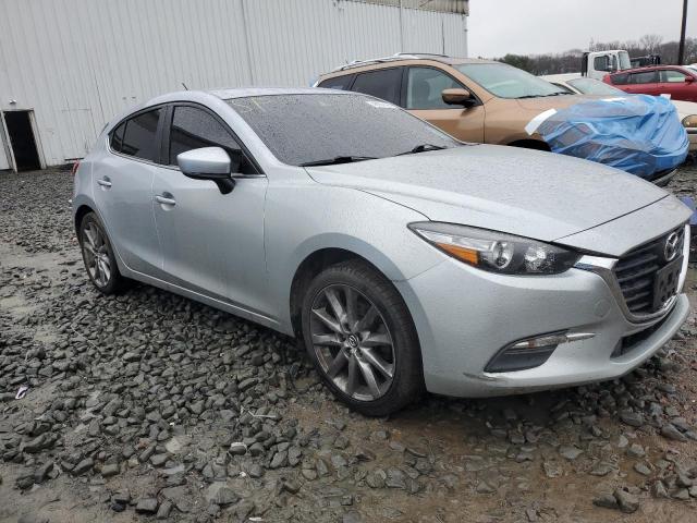 Photo 3 VIN: 3MZBN1L36JM181445 - MAZDA 3 