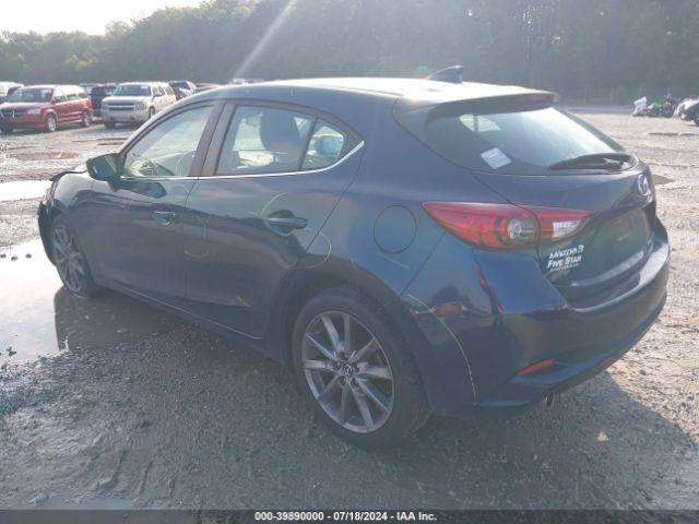 Photo 2 VIN: 3MZBN1L36JM211494 - MAZDA MAZDA3 