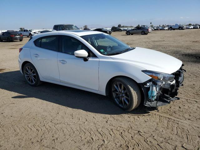 Photo 3 VIN: 3MZBN1L37JM162922 - MAZDA 3 