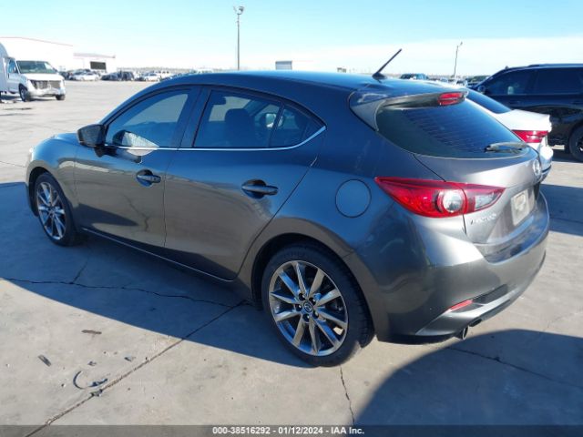 Photo 2 VIN: 3MZBN1L37JM167621 - MAZDA MAZDA3 