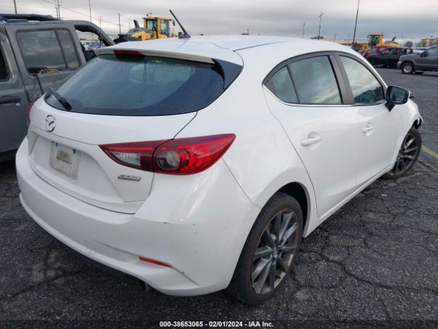 Photo 3 VIN: 3MZBN1L38JM206040 - MAZDA MAZDA3 