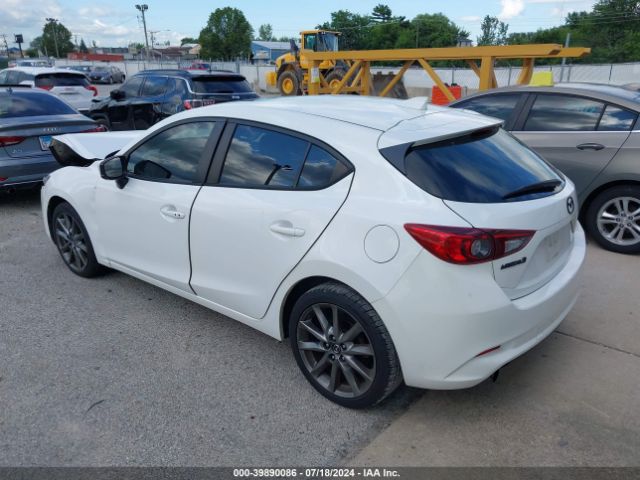 Photo 2 VIN: 3MZBN1L38JM266075 - MAZDA MAZDA3 