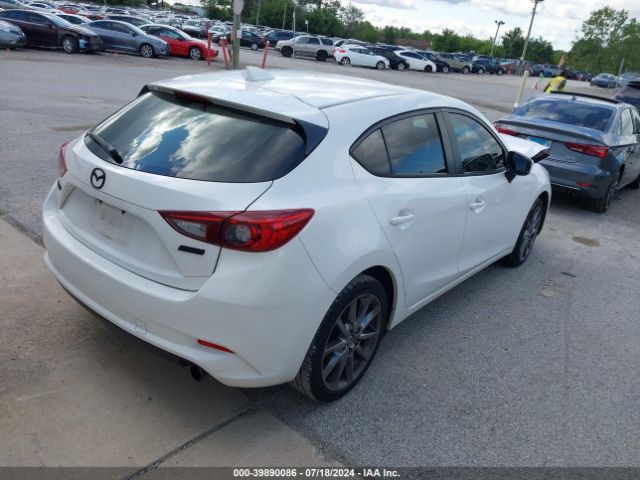 Photo 3 VIN: 3MZBN1L38JM266075 - MAZDA MAZDA3 