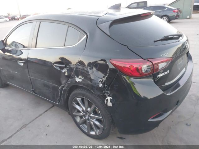 Photo 5 VIN: 3MZBN1L39JM190995 - MAZDA MAZDA3 