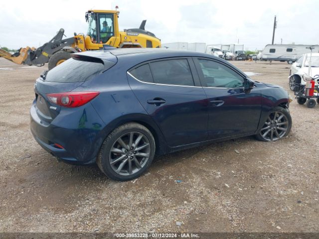 Photo 3 VIN: 3MZBN1L39JM269583 - MAZDA MAZDA3 