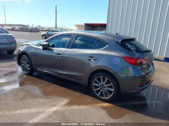 Photo 2 VIN: 3MZBN1L39JM270264 - MAZDA MAZDA3 