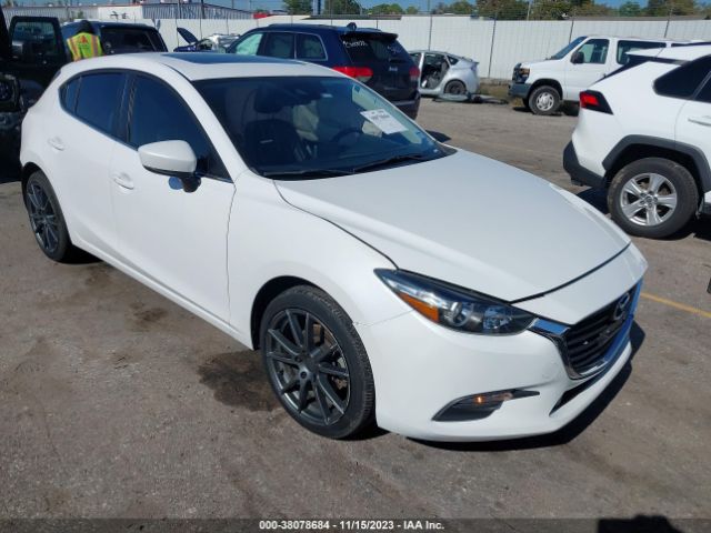 Photo 0 VIN: 3MZBN1L3XHM151522 - MAZDA 3 