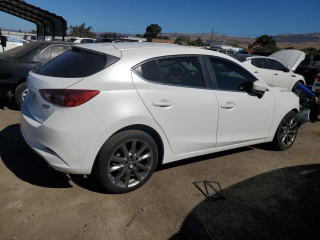 Photo 2 VIN: 3MZBN1L3XJM165474 - MAZDA 3 TOURING 