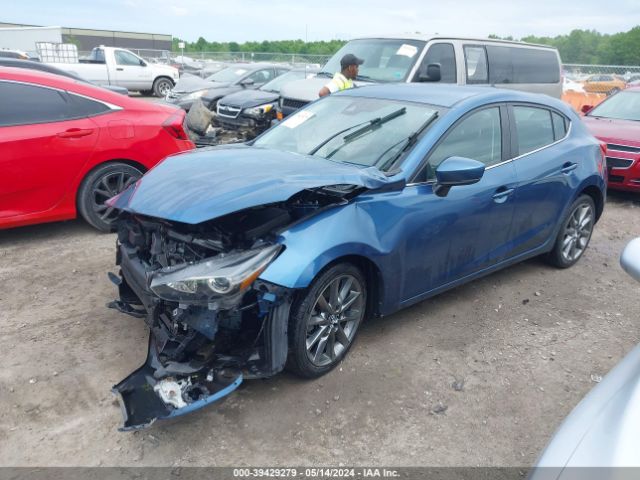 Photo 1 VIN: 3MZBN1L3XJM176281 - MAZDA MAZDA3 