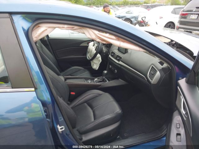 Photo 4 VIN: 3MZBN1L3XJM176281 - MAZDA MAZDA3 