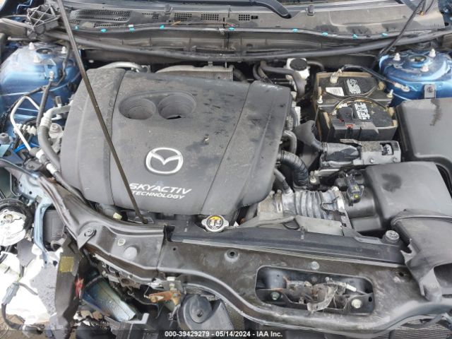 Photo 9 VIN: 3MZBN1L3XJM176281 - MAZDA MAZDA3 