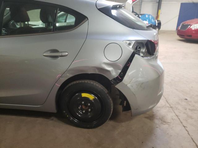 Photo 8 VIN: 3MZBN1L3XJM179598 - MAZDA 3 