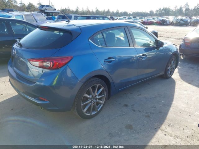 Photo 3 VIN: 3MZBN1L3XJM261671 - MAZDA MAZDA3 