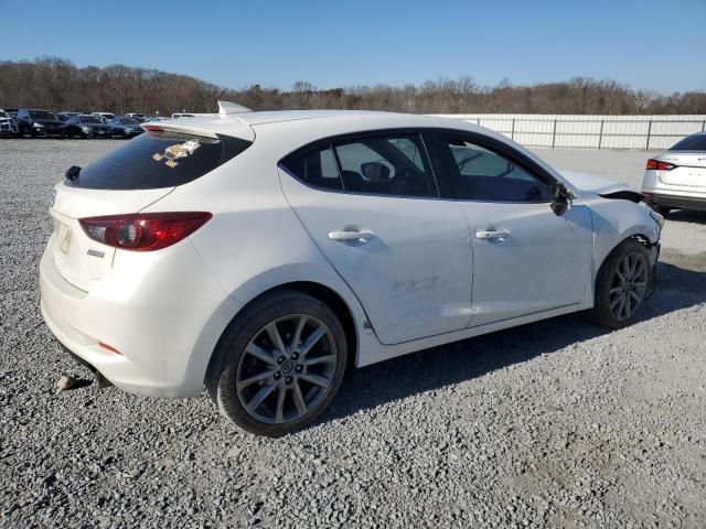 Photo 2 VIN: 3MZBN1L3XJM263632 - MAZDA 3 