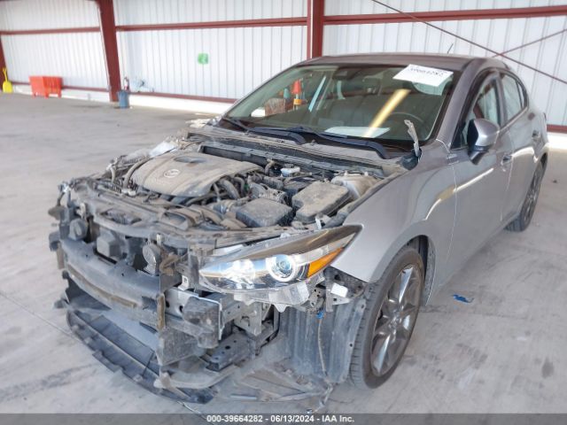 Photo 1 VIN: 3MZBN1L3XJM266658 - MAZDA MAZDA3 