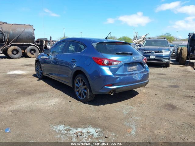 Photo 2 VIN: 3MZBN1L3XJM268572 - MAZDA MAZDA3 