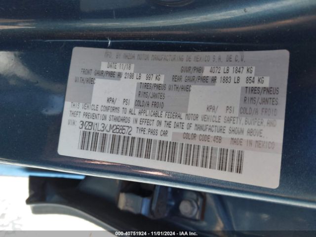 Photo 8 VIN: 3MZBN1L3XJM268572 - MAZDA MAZDA3 