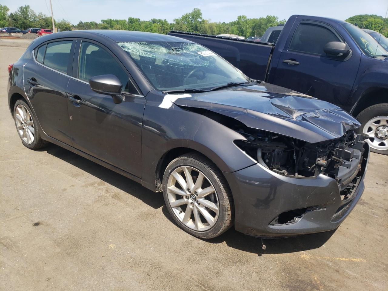 Photo 3 VIN: 3MZBN1L71HM118010 - MAZDA 3 