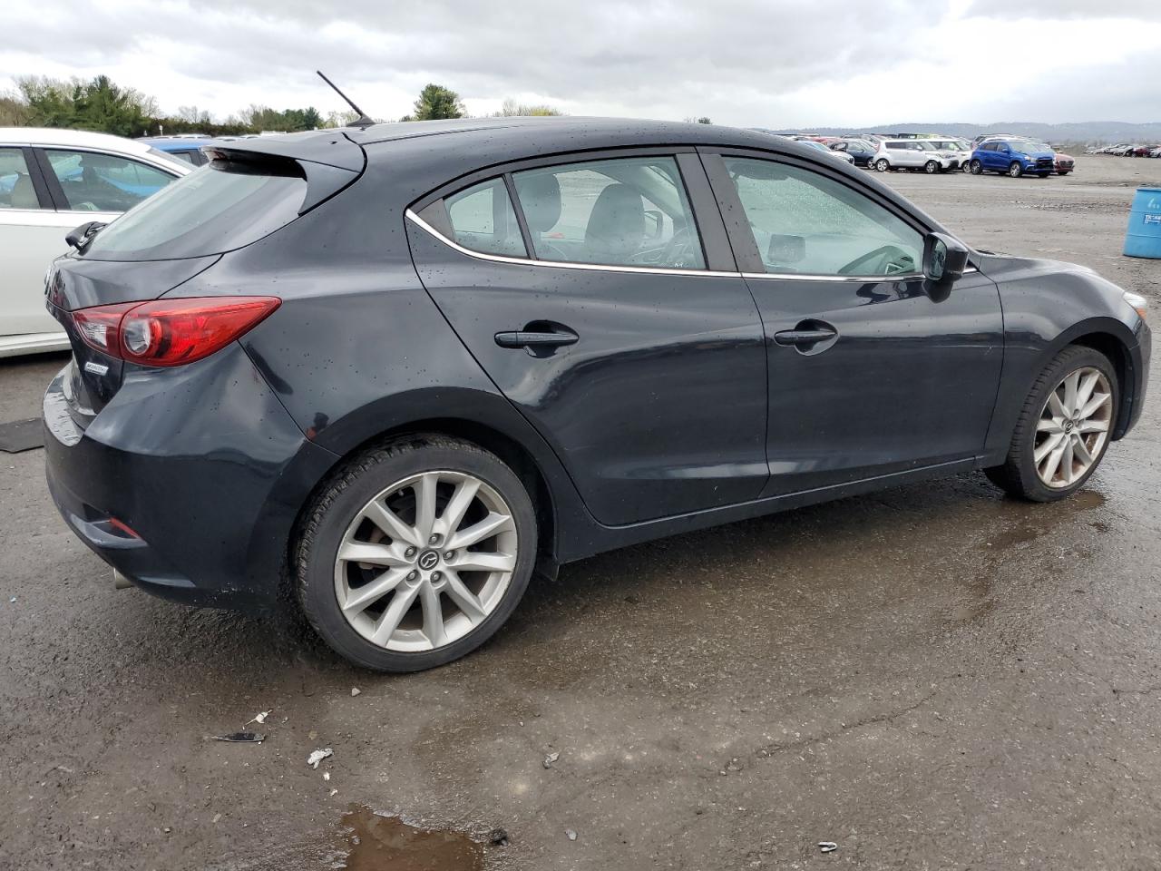 Photo 2 VIN: 3MZBN1L72HM148973 - MAZDA 3 