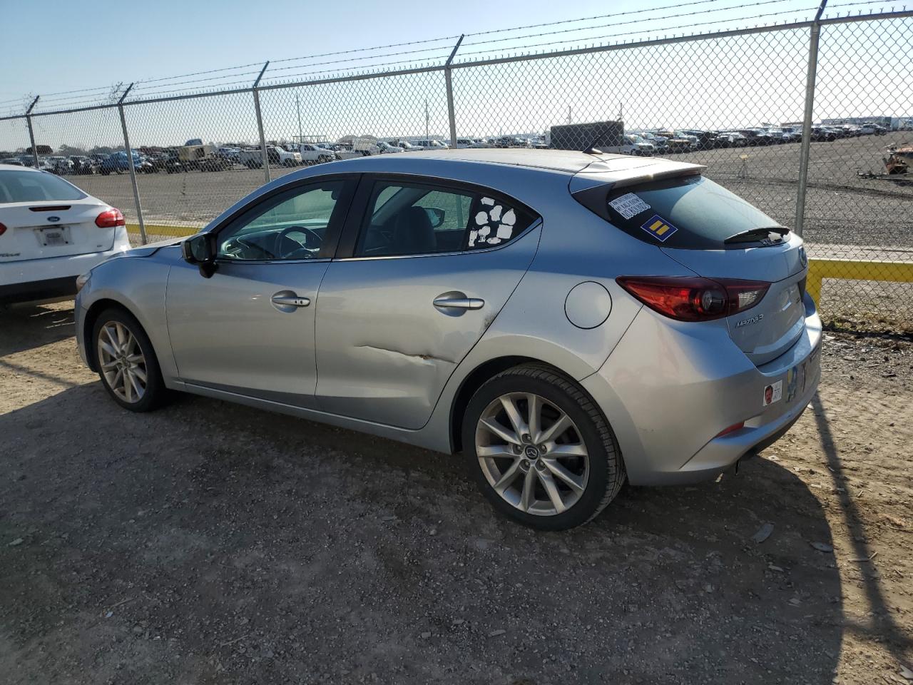 Photo 1 VIN: 3MZBN1L77HM117461 - MAZDA 3 