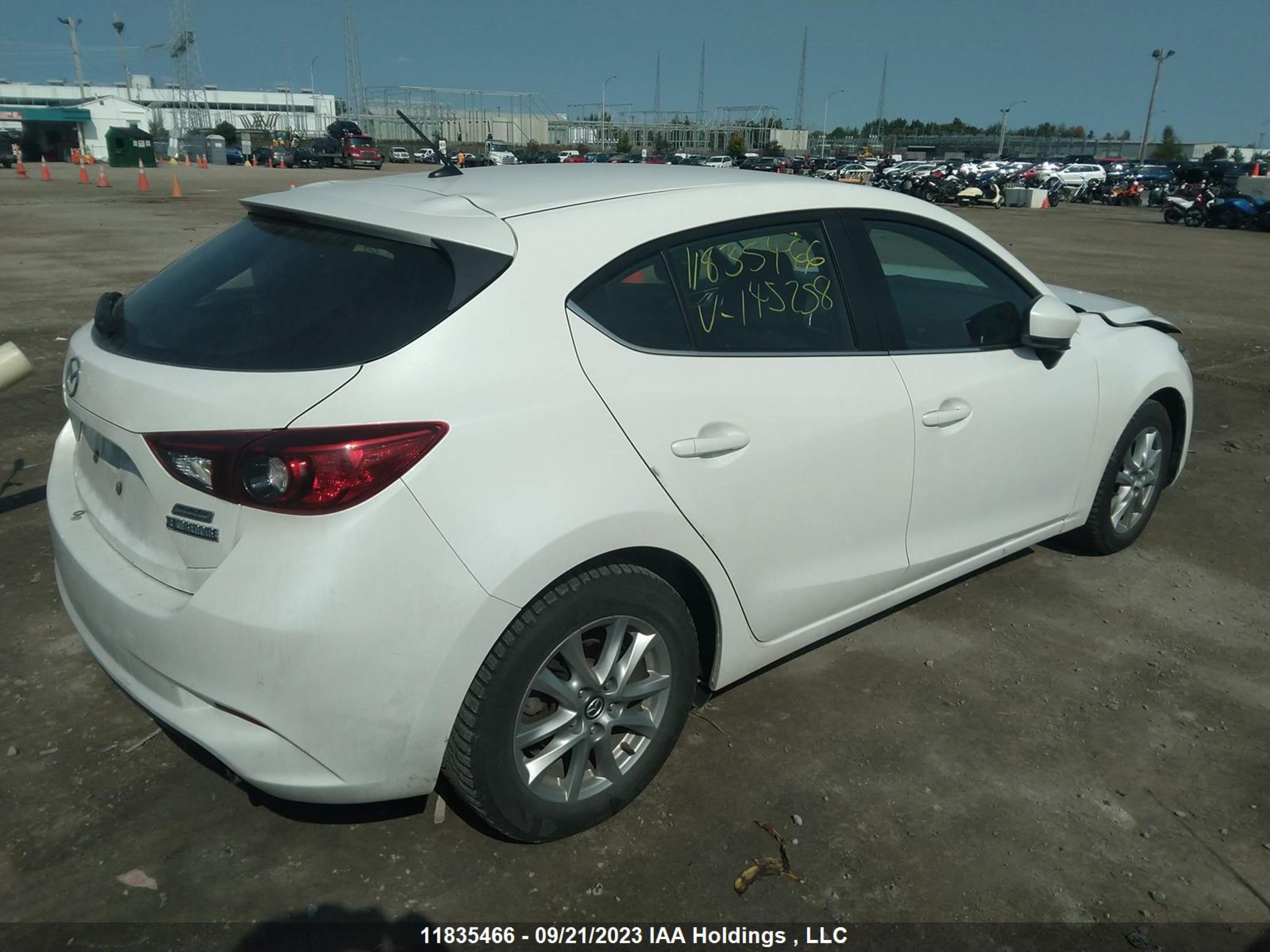 Photo 3 VIN: 3MZBN1L77HM145258 - MAZDA 3 