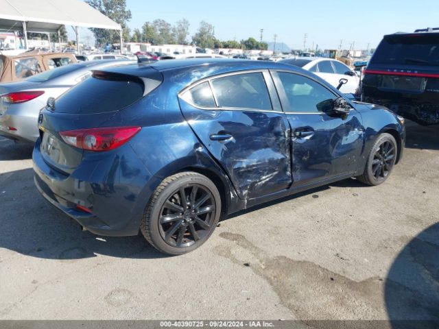 Photo 3 VIN: 3MZBN1M32JM162681 - MAZDA MAZDA3 