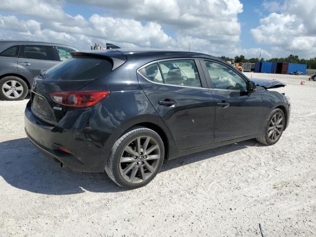 Photo 2 VIN: 3MZBN1M33JM178369 - MAZDA 3 