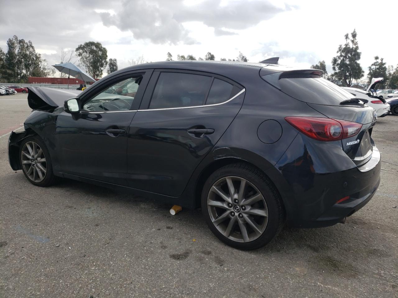 Photo 1 VIN: 3MZBN1M33JM270419 - MAZDA 3 