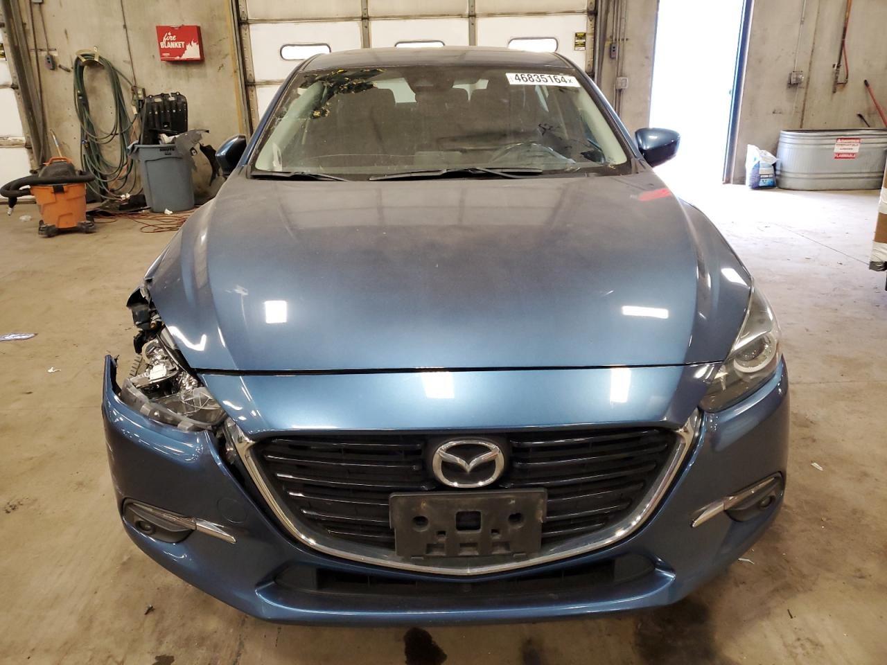 Photo 4 VIN: 3MZBN1M34HM147304 - MAZDA 3 