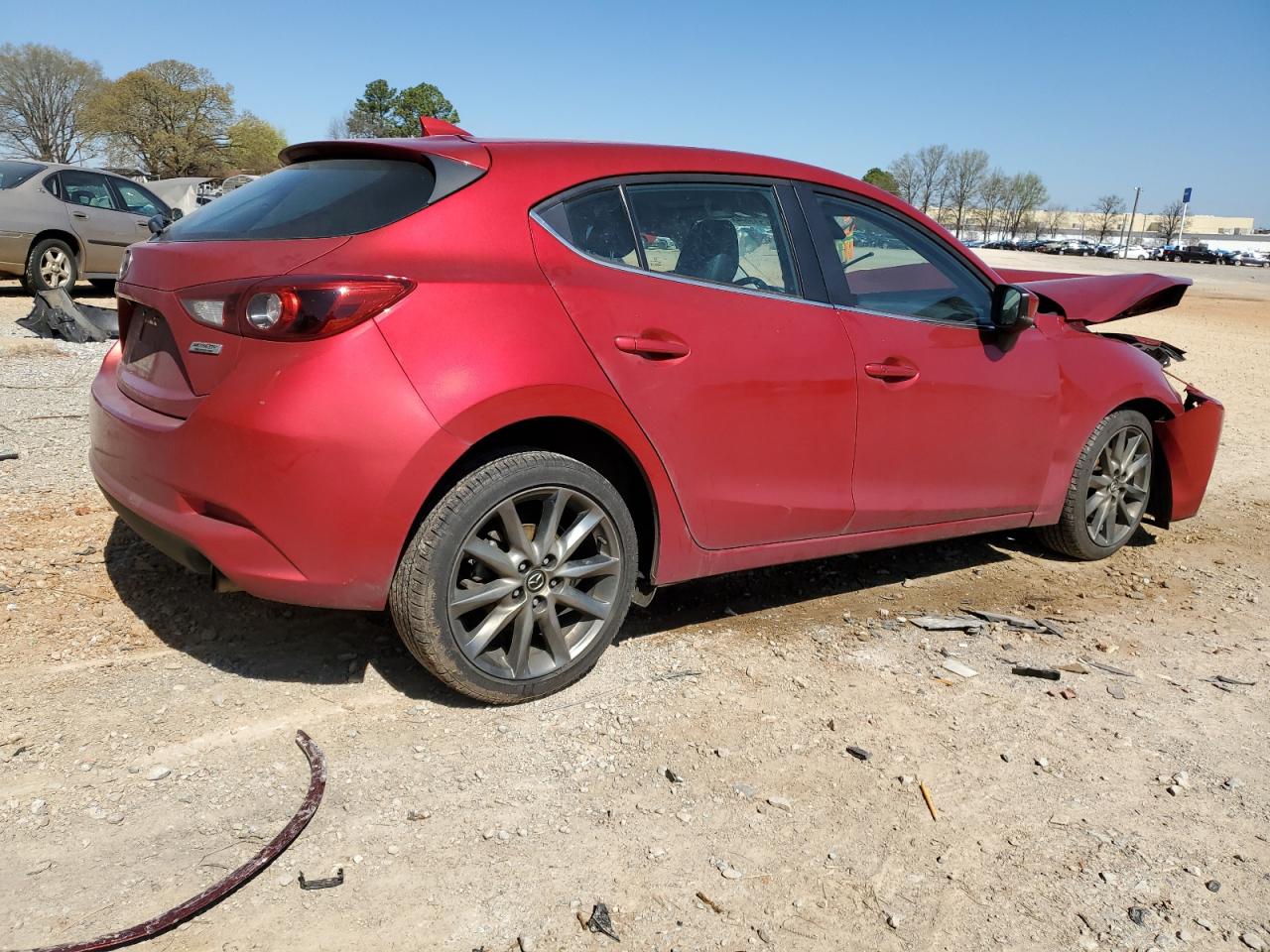 Photo 2 VIN: 3MZBN1M34JM163623 - MAZDA 3 