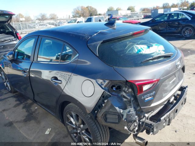 Photo 2 VIN: 3MZBN1M37JM161106 - MAZDA MAZDA3 