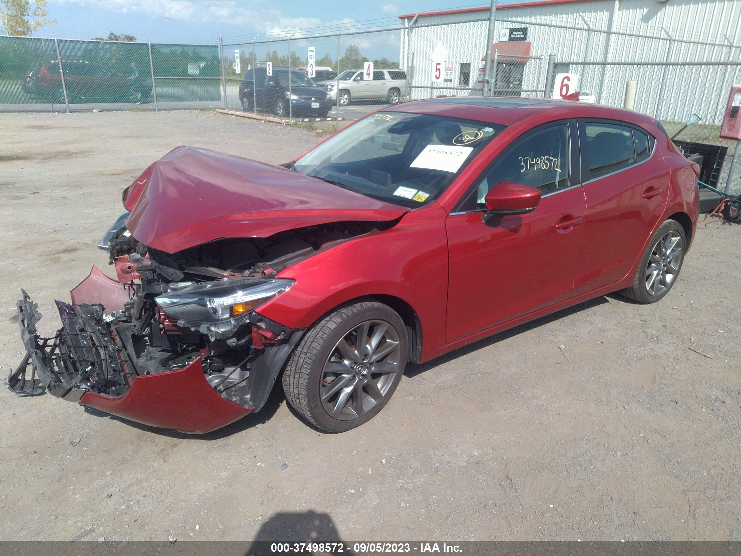 Photo 1 VIN: 3MZBN1M37JM231896 - MAZDA 3 