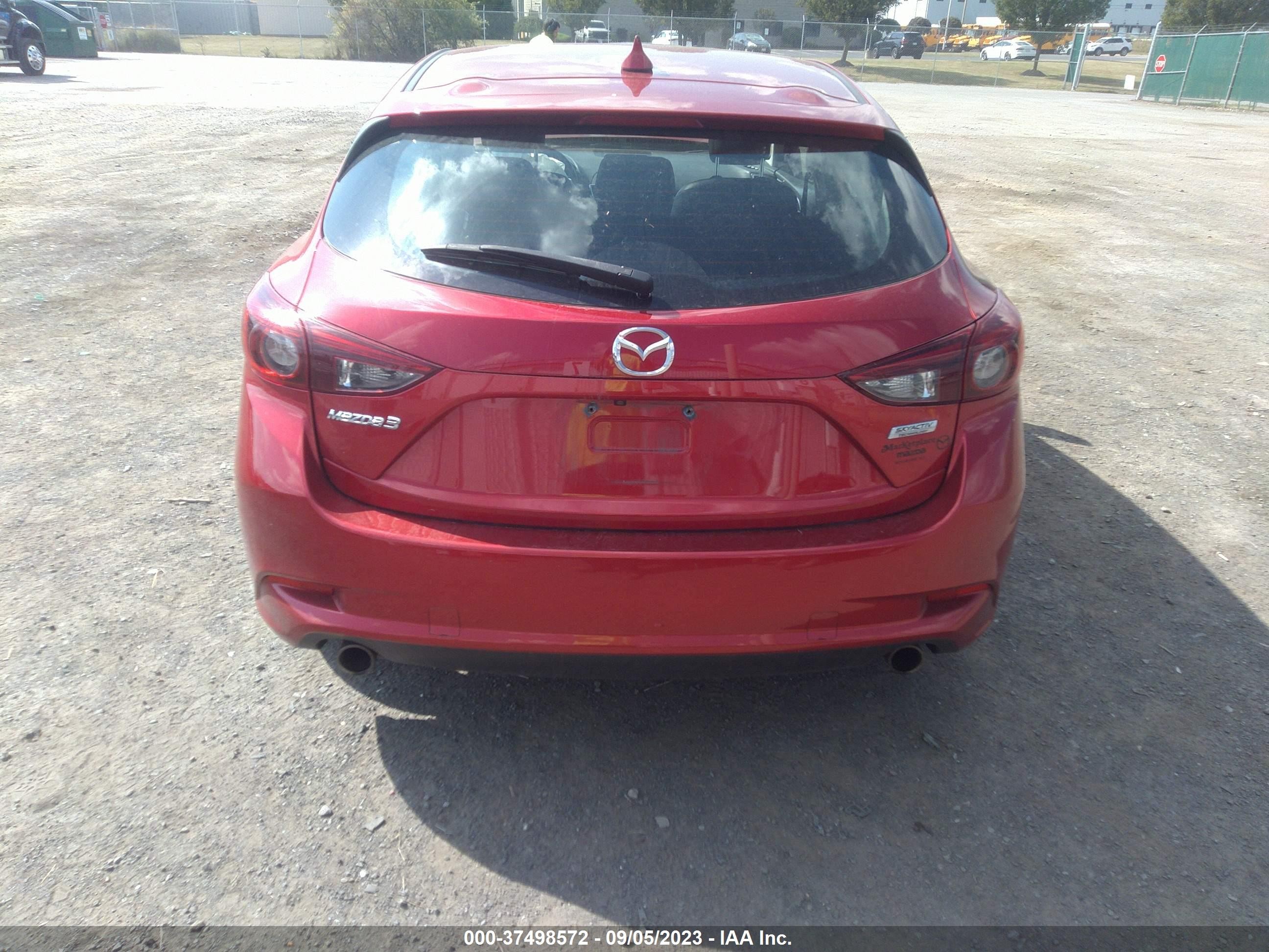 Photo 15 VIN: 3MZBN1M37JM231896 - MAZDA 3 