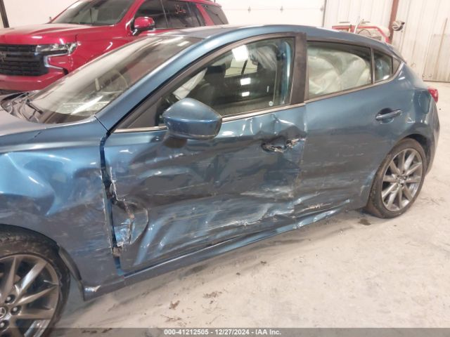 Photo 5 VIN: 3MZBN1M38JM266169 - MAZDA MAZDA3 