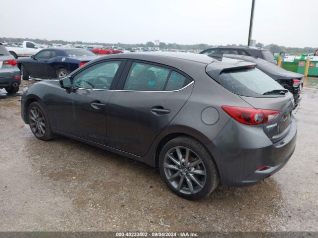 Photo 2 VIN: 3MZBN1M39JM176657 - MAZDA MAZDA3 