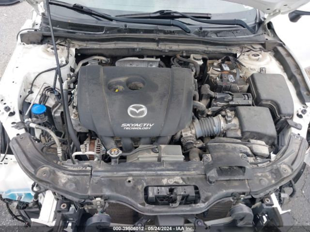 Photo 9 VIN: 3MZBN1M3XJM169779 - MAZDA MAZDA3 