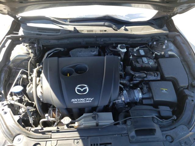 Photo 6 VIN: 3MZBN1M3XJM271051 - MAZDA 3 GRAND TO 