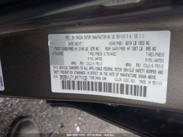 Photo 8 VIN: 3MZBN1U71JM171102 - MAZDA MAZDA3 