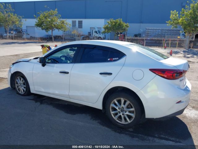 Photo 2 VIN: 3MZBN1U72HM129029 - MAZDA MAZDA3 