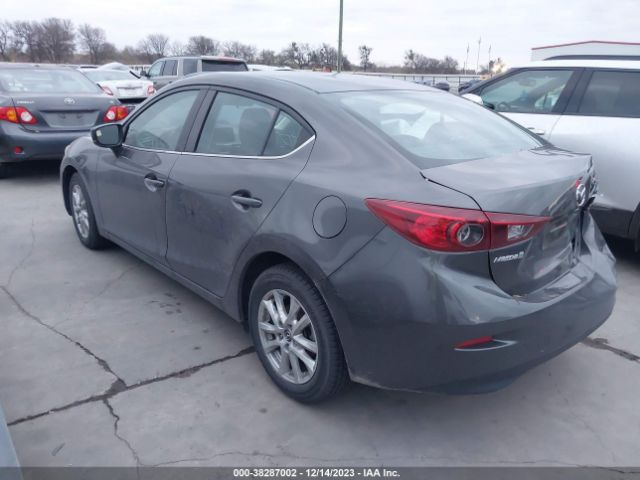 Photo 2 VIN: 3MZBN1U72HM137115 - MAZDA MAZDA3 