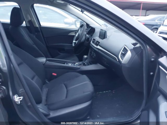 Photo 4 VIN: 3MZBN1U72HM137115 - MAZDA MAZDA3 